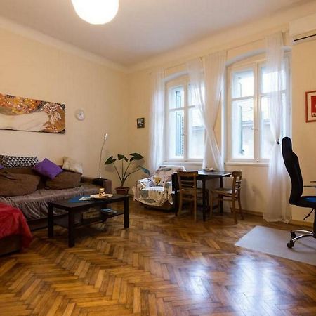 Central, Fully Equipped 2 Bedroom Flat Рийека Екстериор снимка