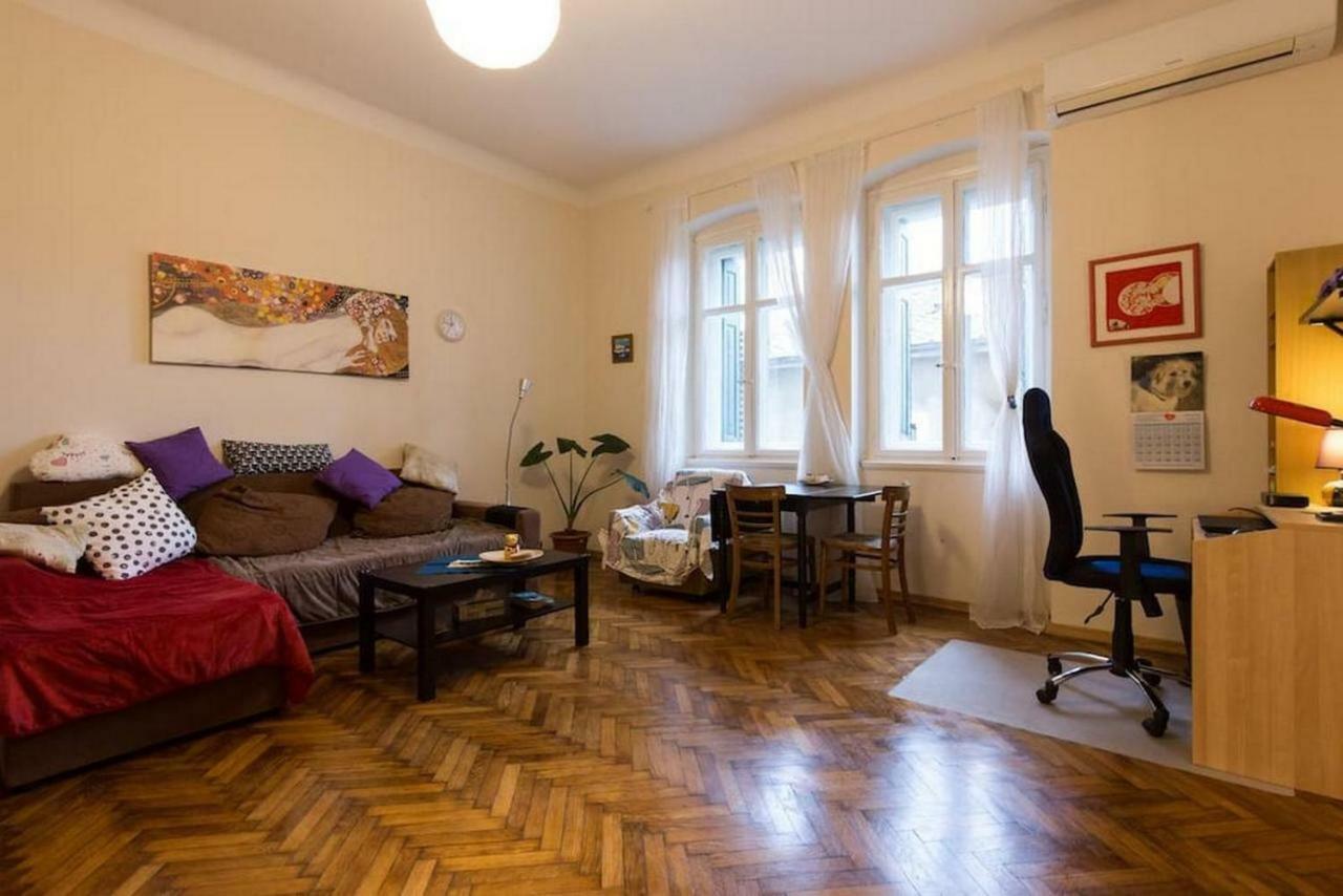 Central, Fully Equipped 2 Bedroom Flat Рийека Екстериор снимка